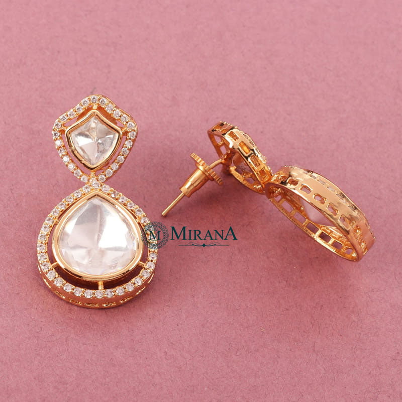 MJER21E428-1-Mohita-Polki-Earrings-Gold-Look-2.jpg September 6, 2022