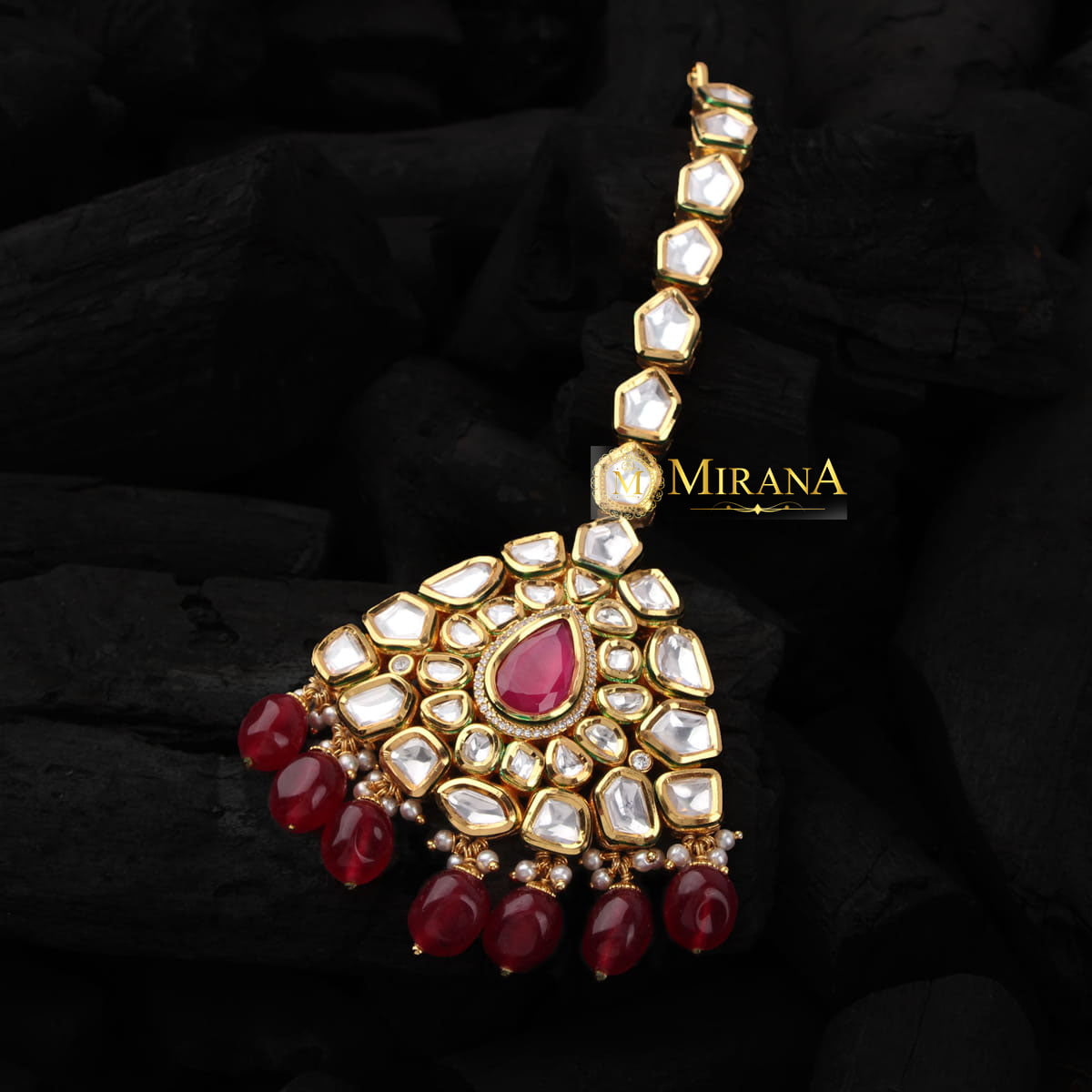 Reva Bridal Look Kundan Maangtika