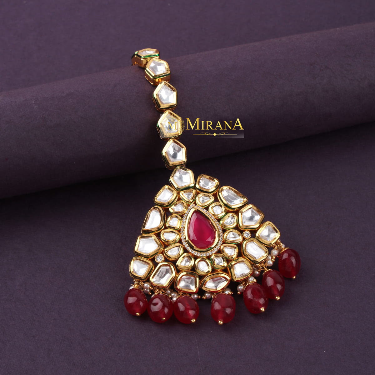 MJMT21T050-1-Reva-Bridal-Look-Kundan-Maangtika-Gold-Look-2.jpg
