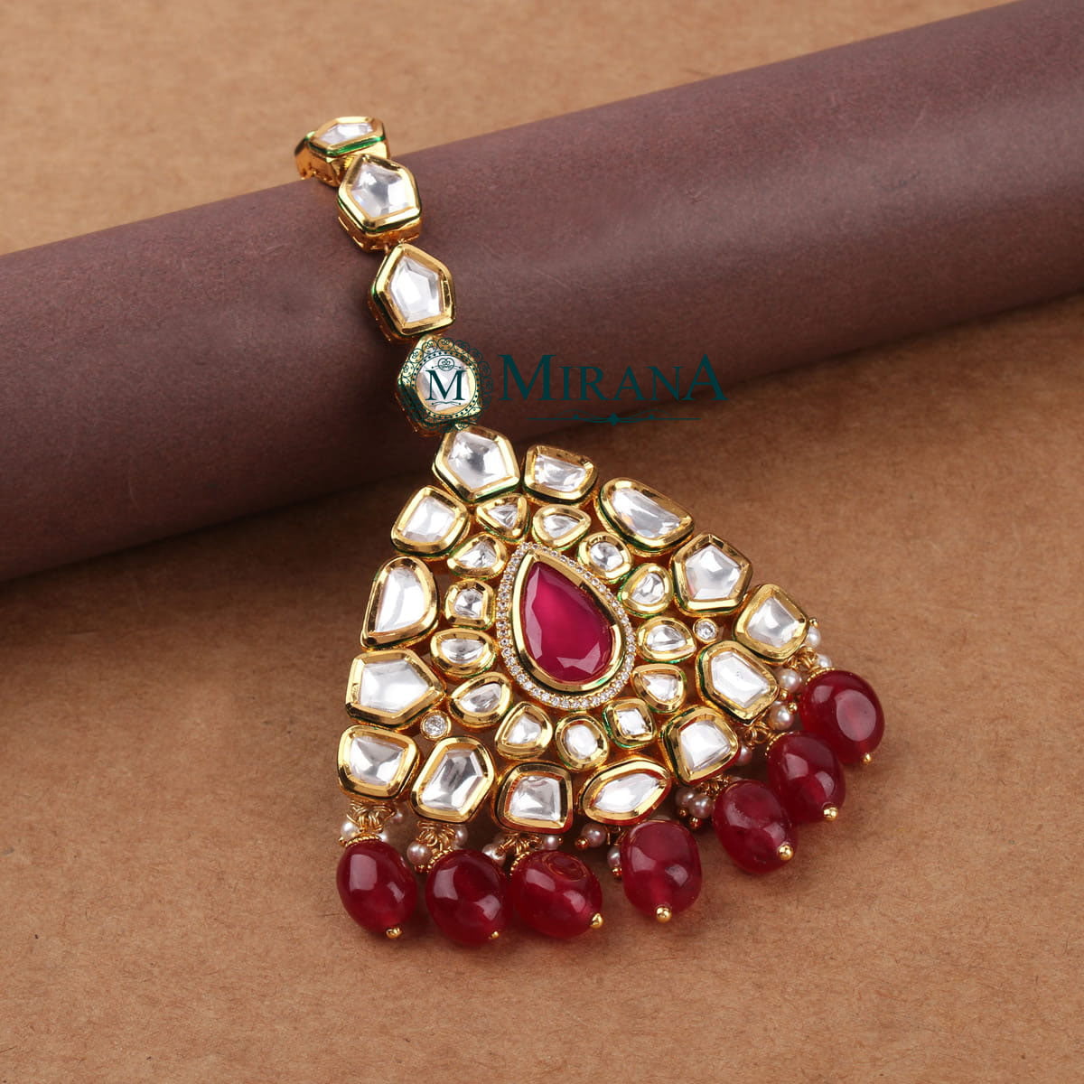 Reva Bridal Look Kundan Maangtika