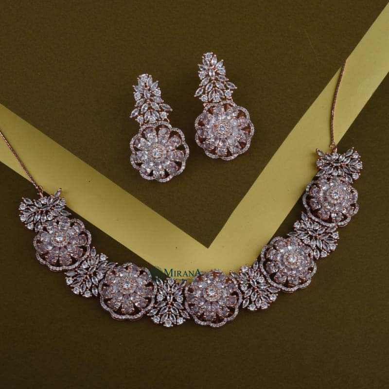 Faux Flower Designed Necklace Set