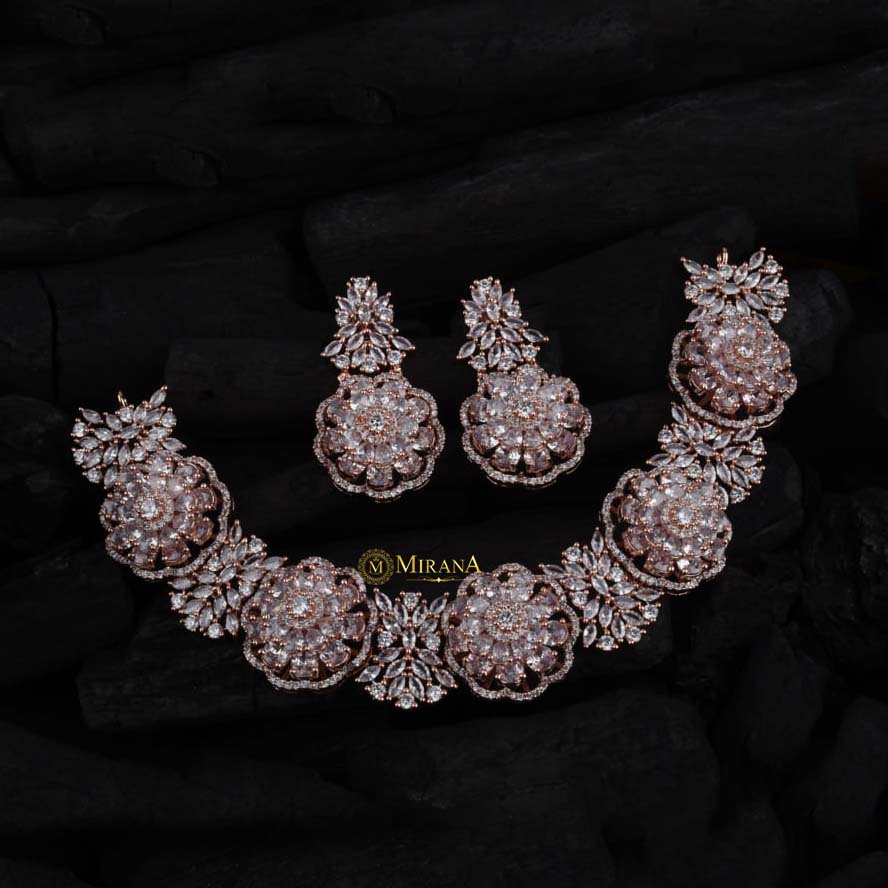 Faux Flower Designed Necklace Set