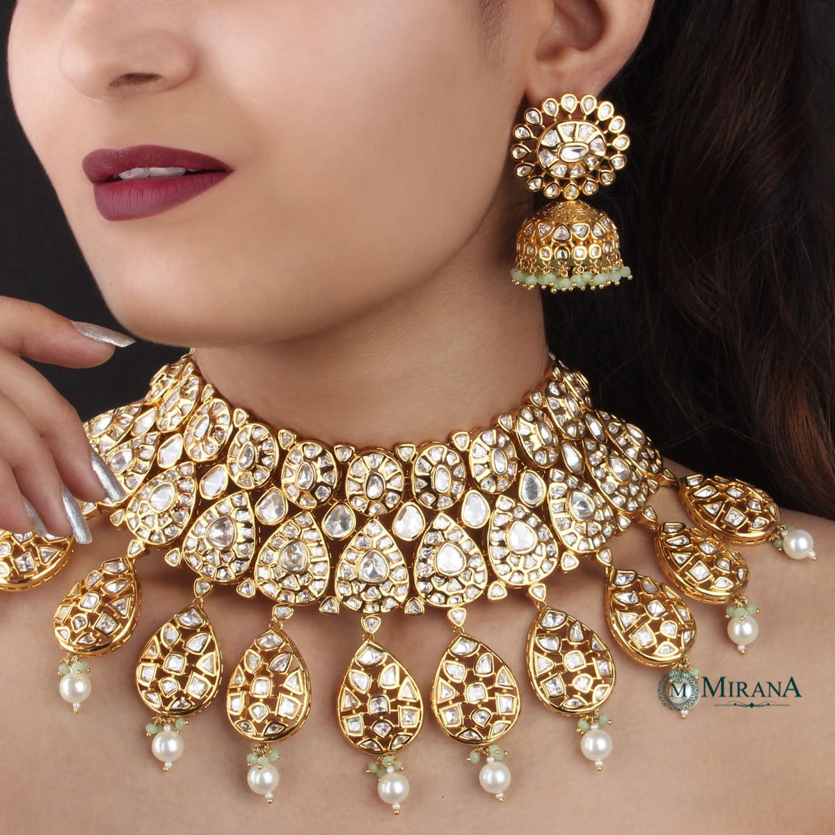 MJNK21N095-1-Bridal-Drop-Petal-Kundan-Necklace-Set-Gold-Look-10-1.jpg