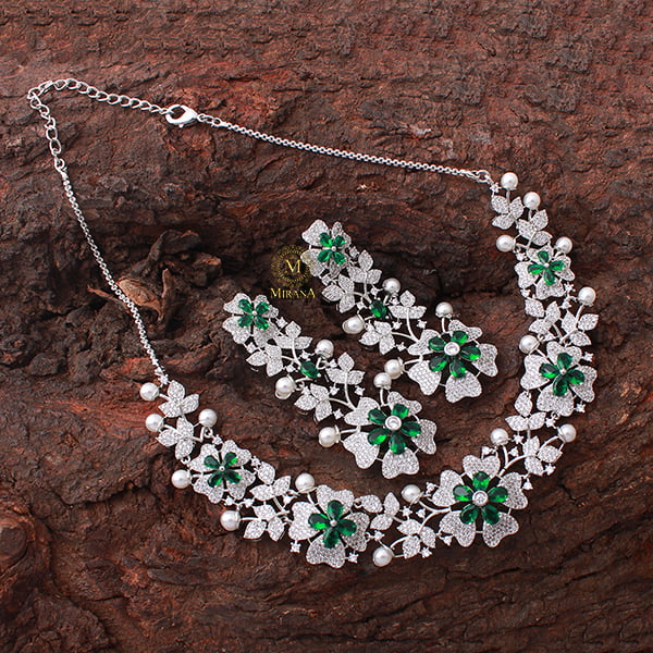 Daisy Emerald Green Pearl Fusion Necklace Set