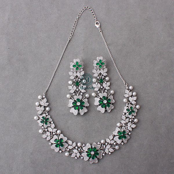 Daisy Emerald Green Pearl Fusion Necklace Set