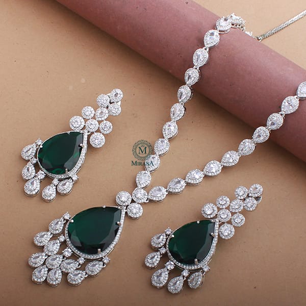 Nio Emerald Green Designer Necklace Set