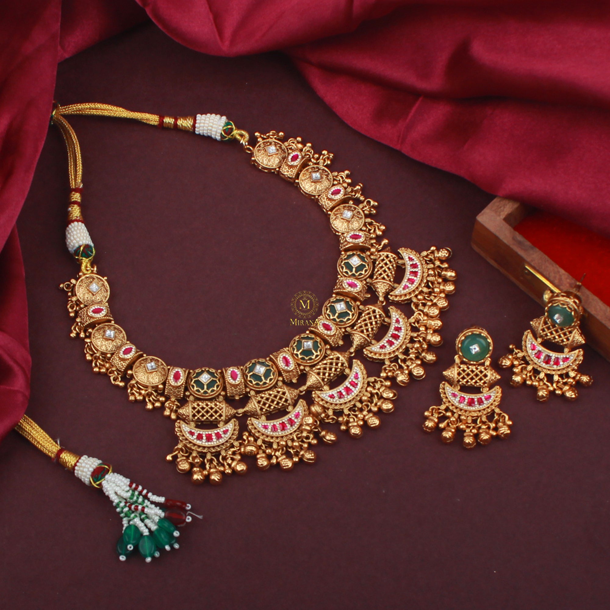 Vamya Antique Designer Necklace Set