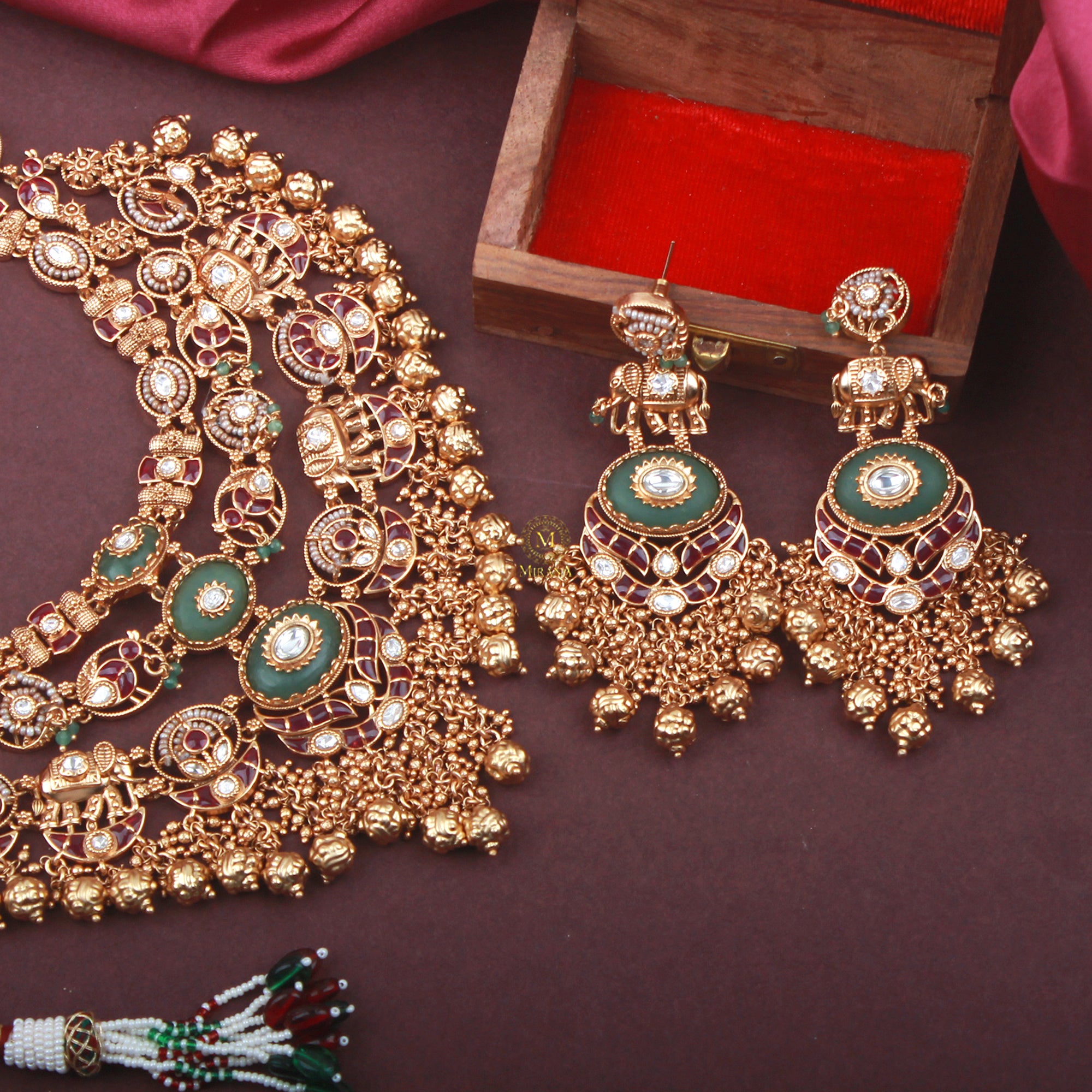 Sharingaar Antique Layered Bridal Necklace Set