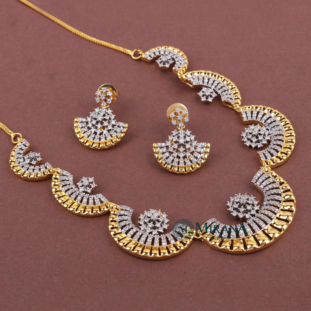 MJNK21N240-3-Christy-Designer-Necklace-Set-Gold-Look-4.jpg