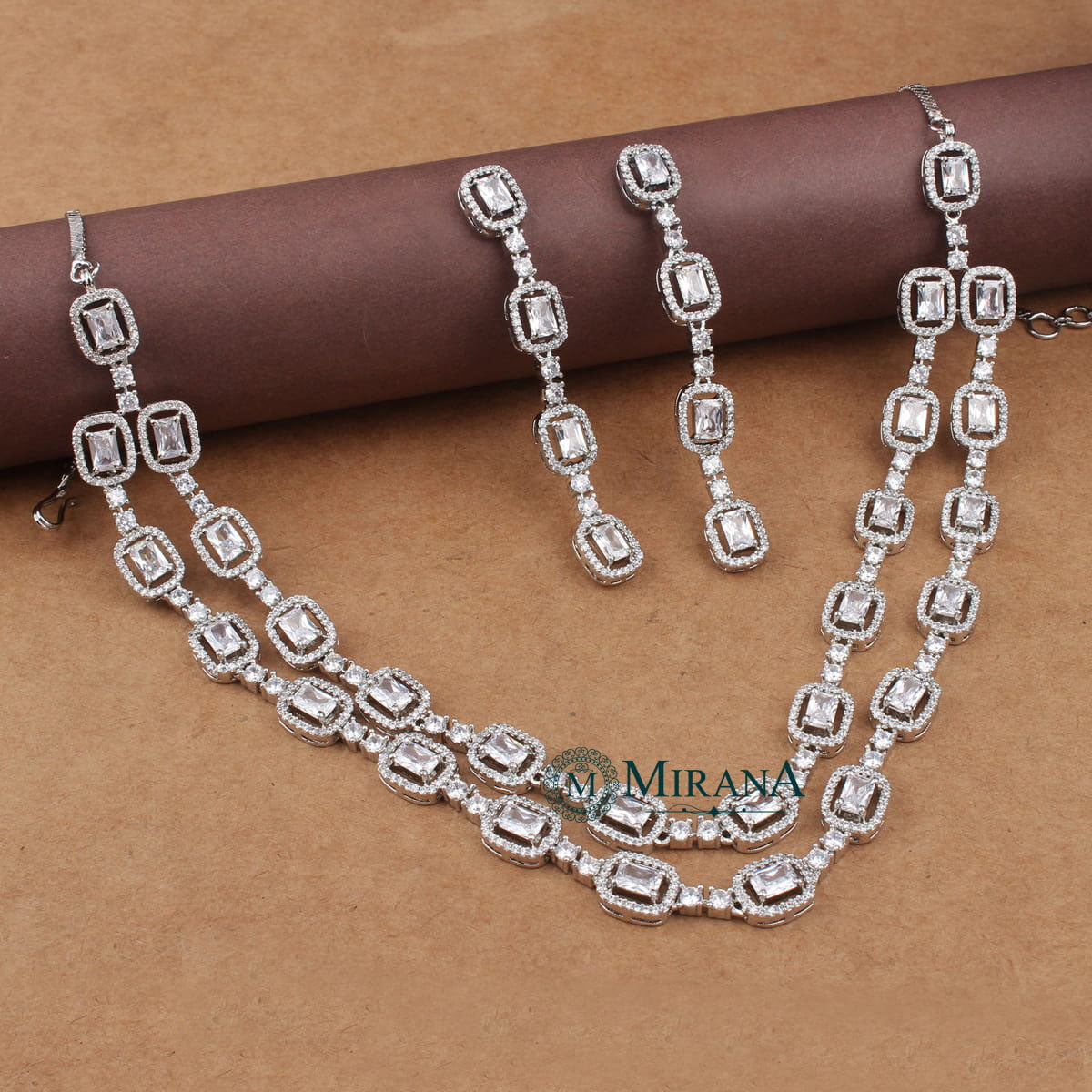 MJNK21N254-2-Anna-Double-Layered-Necklace-Set-Silver-Look-1.jpg