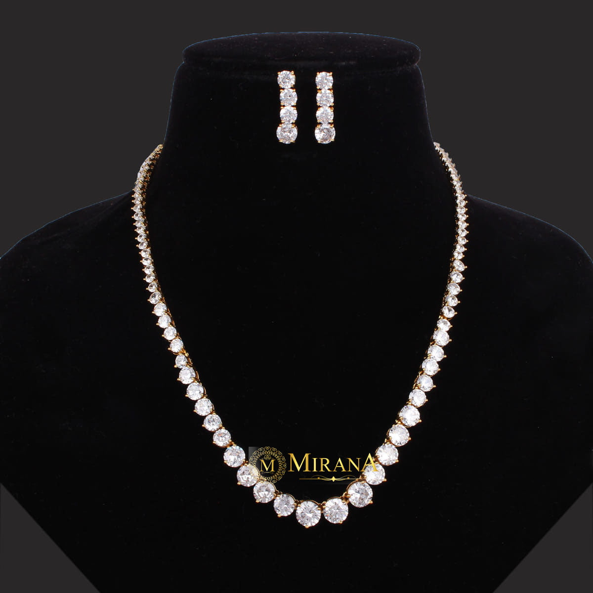 Amey Solitaire Single Line Necklace Set