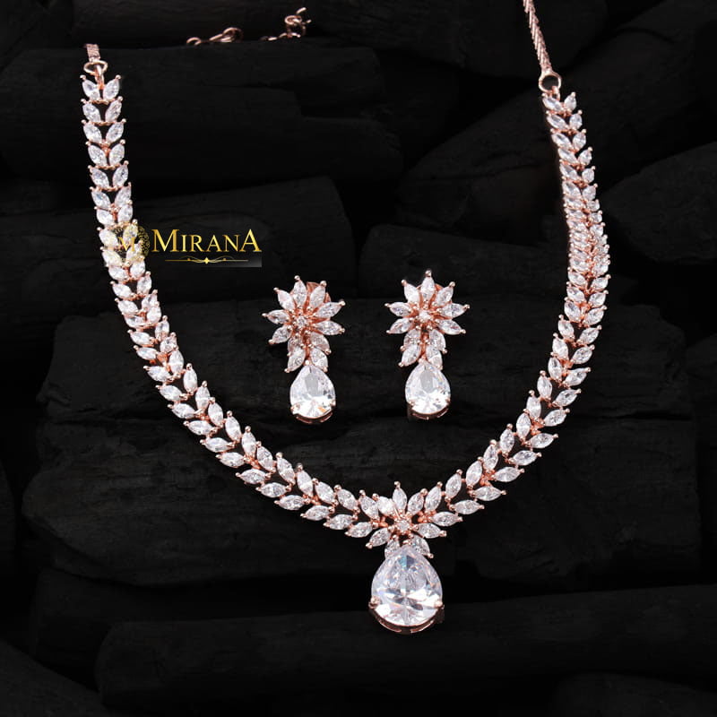 Diana V Line Necklace Set