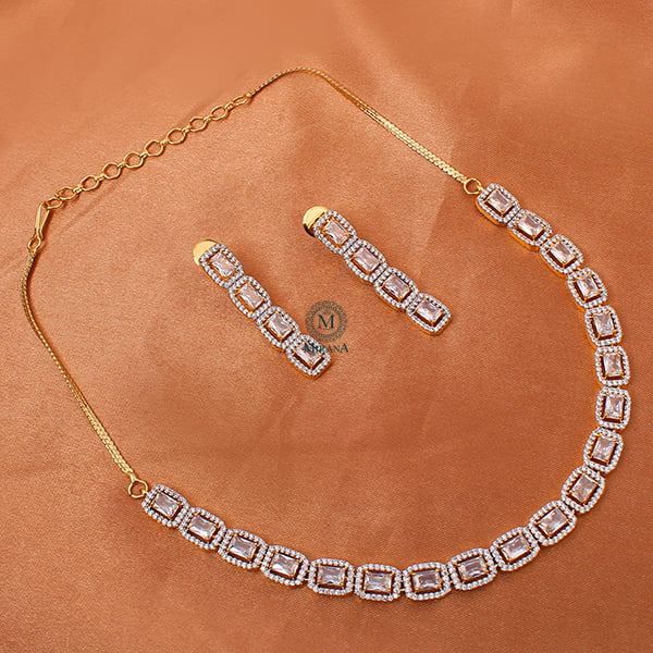 Zuri Sleek Necklace Set