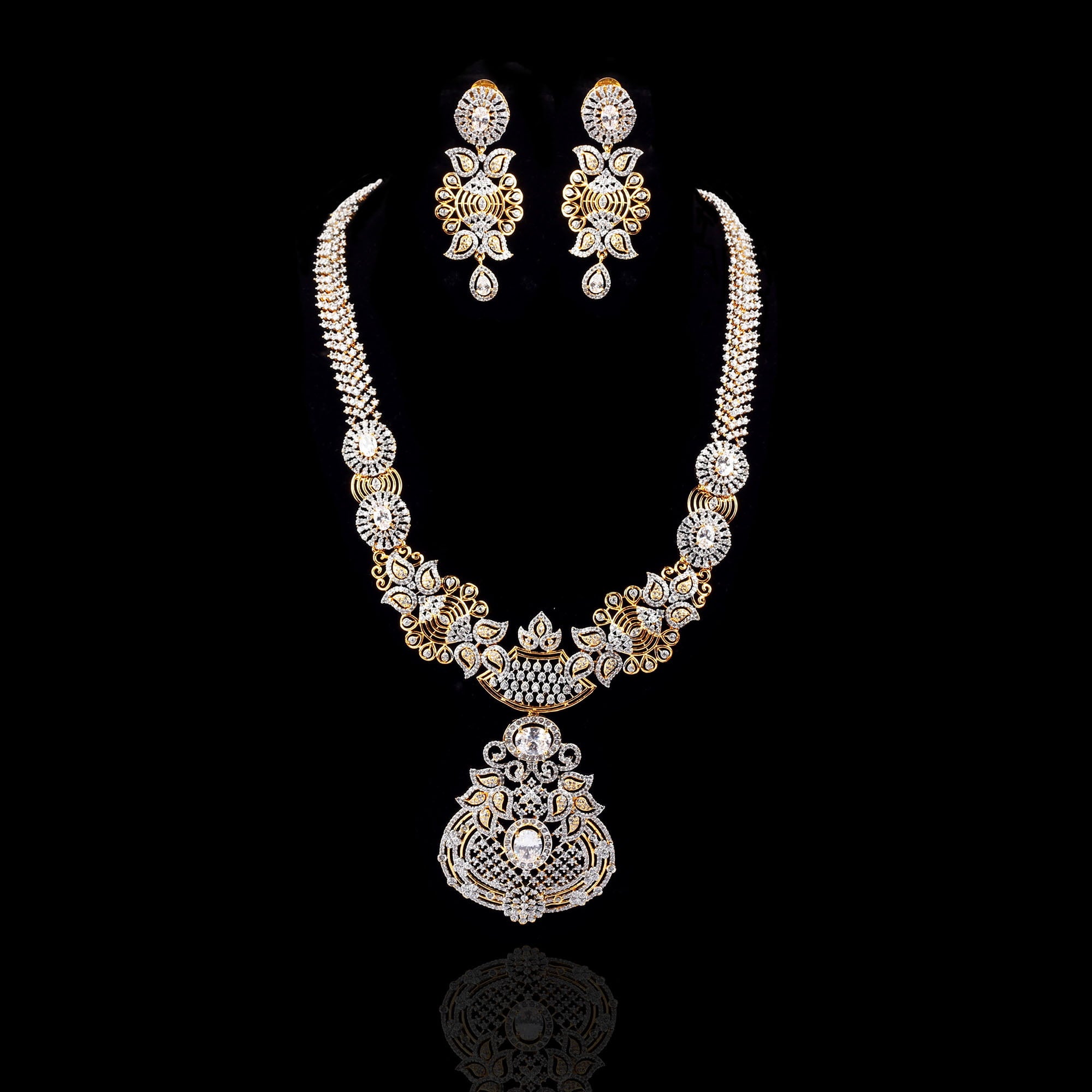 Arinya Designer Long Necklace Set