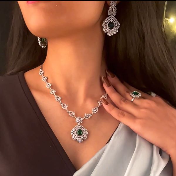 Laisha Emerald Green Designer Necklace Set