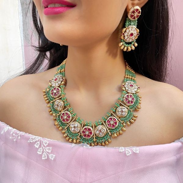 Naira Ruby Green Antique Necklace Set