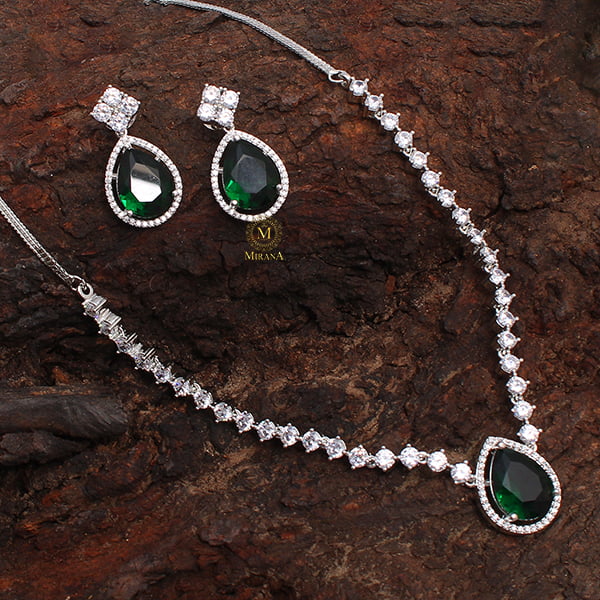 Helen Emerald Green Designer Necklace Set