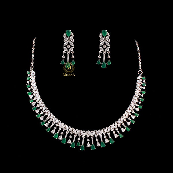 Quesha 925 Pure Silver Emerald Green Necklace Set