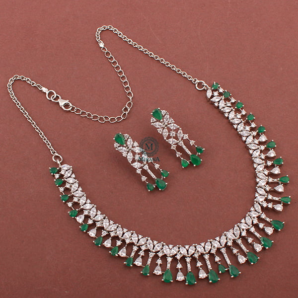 Quesha 925 Pure Silver Emerald Green Necklace Set