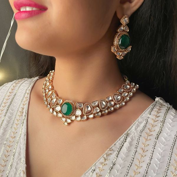 Medhavi Emerald Green Polki Necklace Set