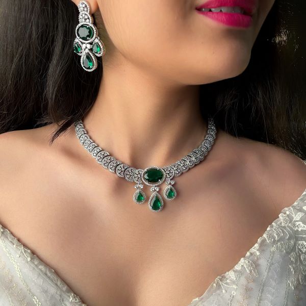 Vorisha Emerald Green Designer Necklace Set