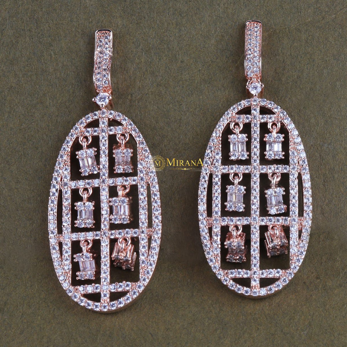 Oval Shaped Pendant Set