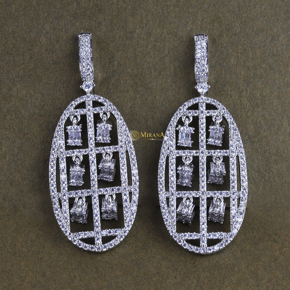 Oval Shaped Pendant Set