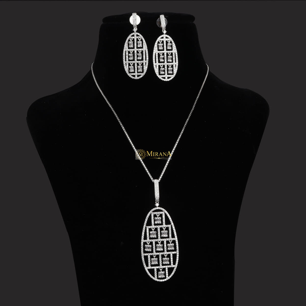 Oval Shaped Pendant Set