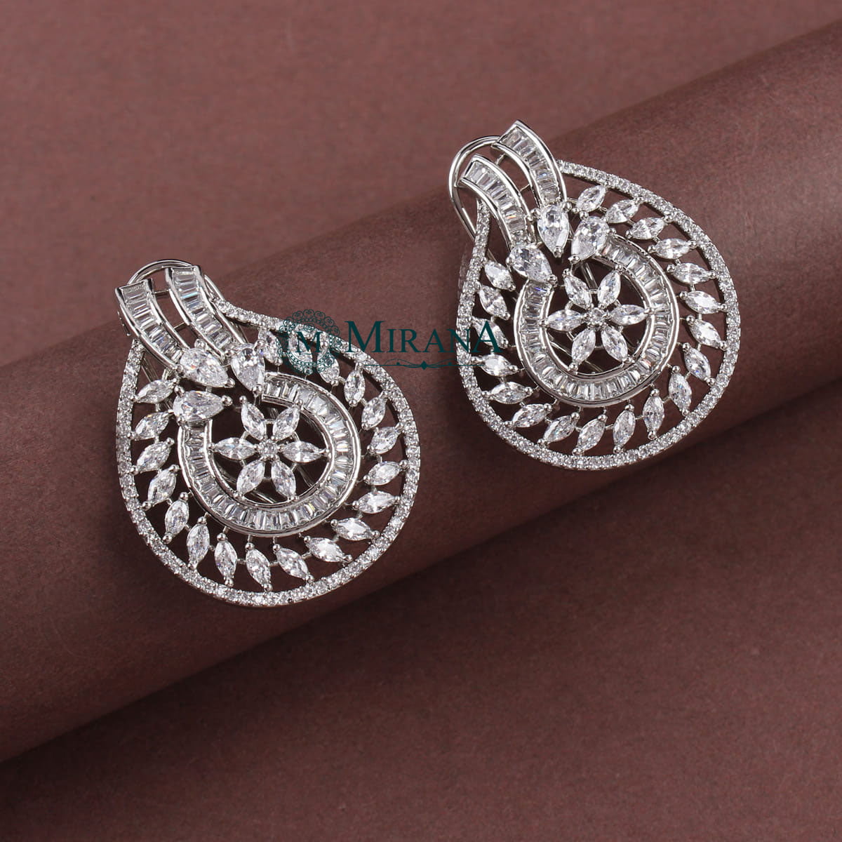 Haylen Designer Pendant Set