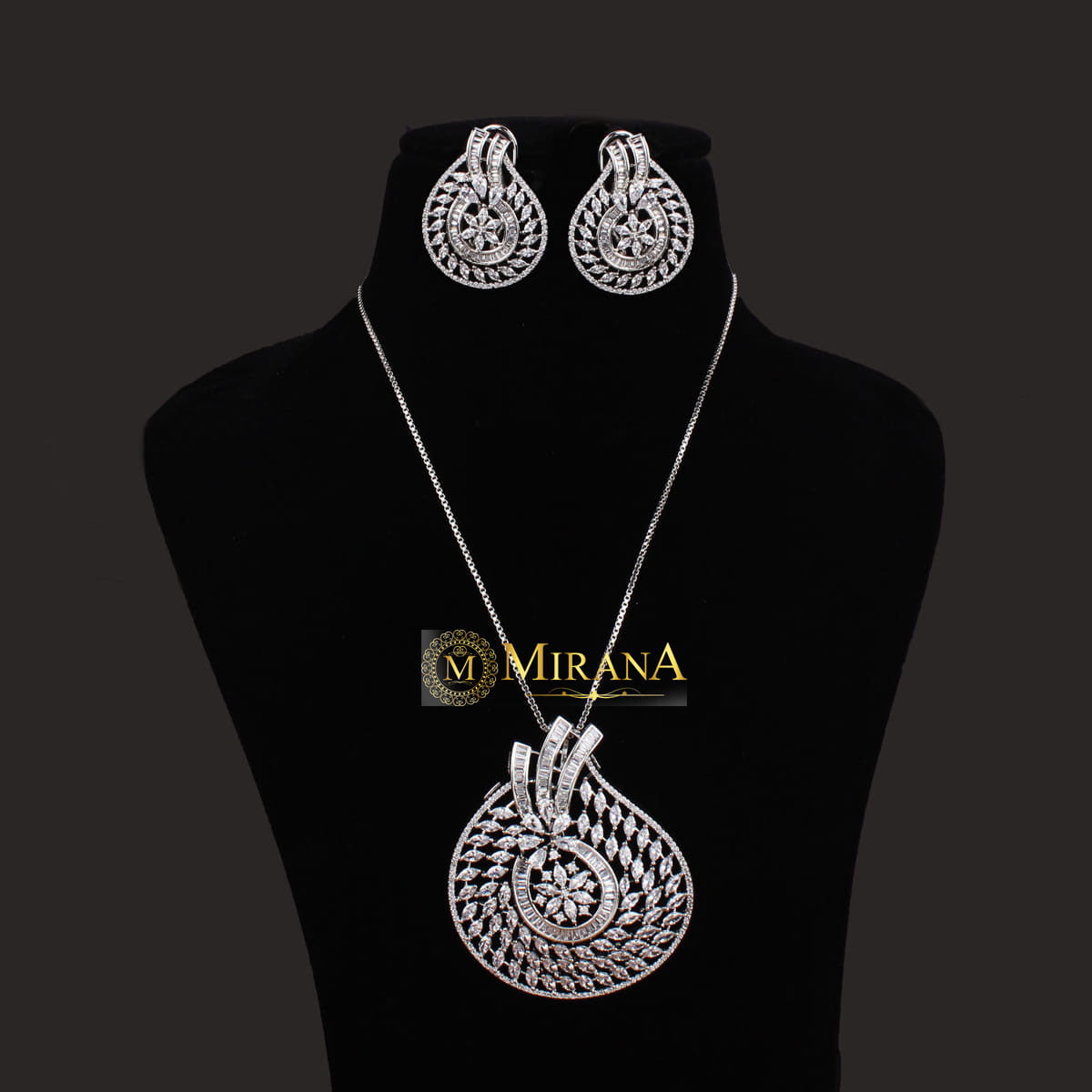 MJPD21P053-2-Haylen-Designer-Pendant-Set-Silver-Look-5.jpg