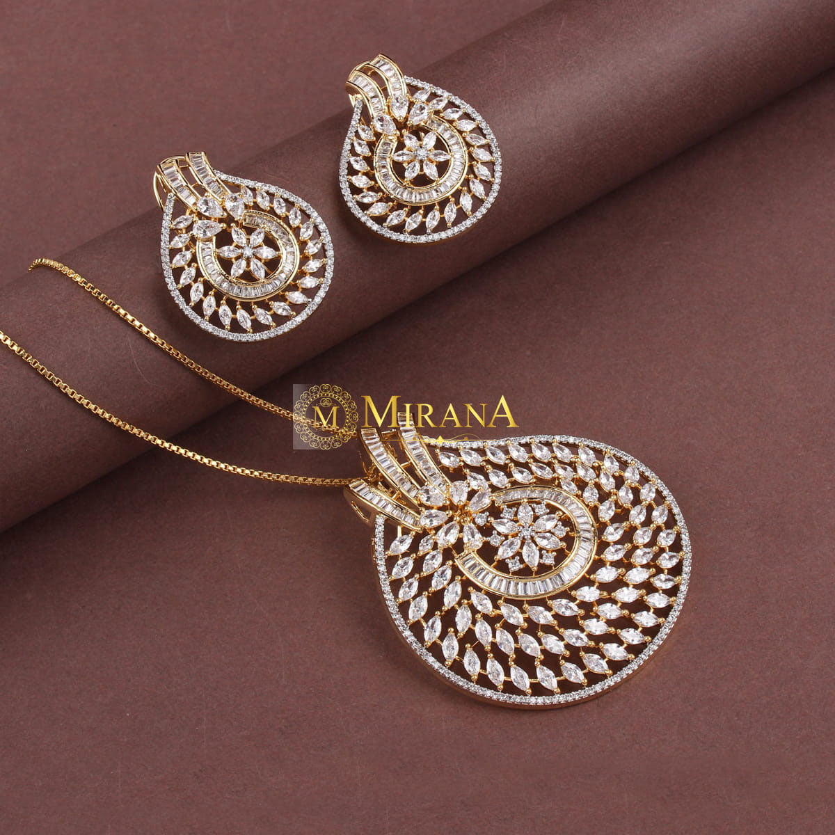 Haylen Designer Pendant Set
