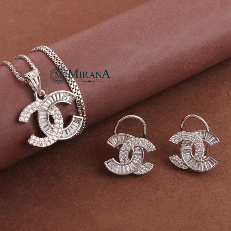 Cammy Chanel Cluster Designer Pendant Set