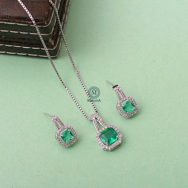 Everly Evergreen Designer Pendant Set