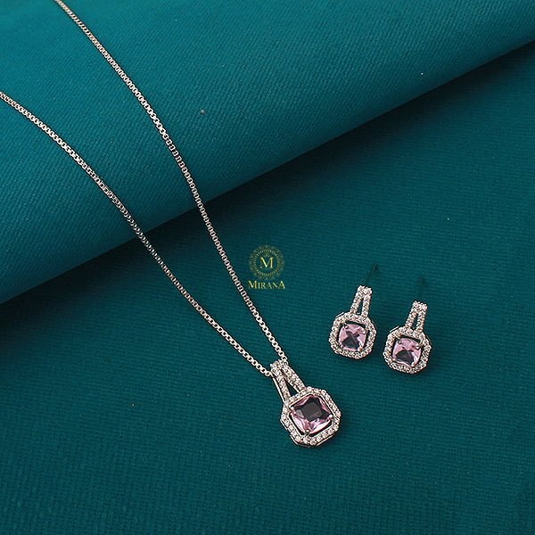 Everly Evergreen Designer Pendant Set