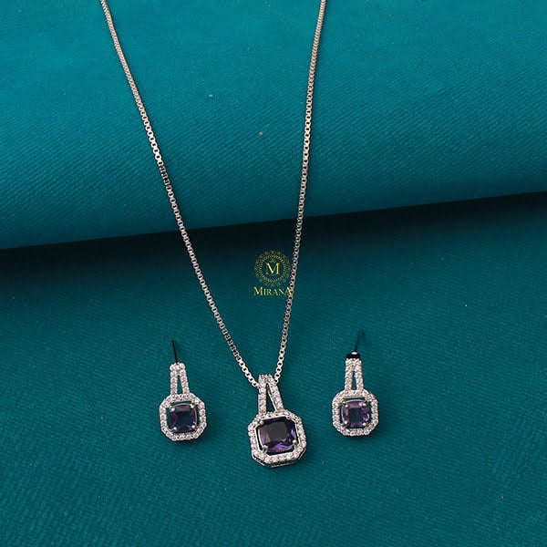 Everly Evergreen Designer Pendant Set