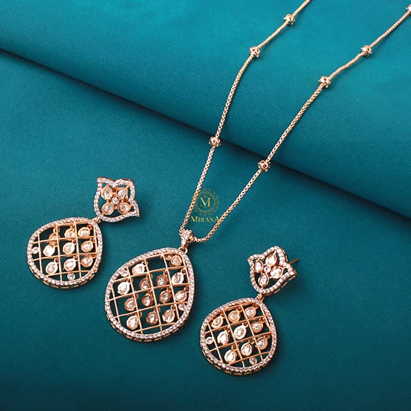 Eesha Polki Designer Pendant Set