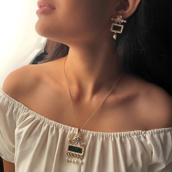 Aradhika Emerald Green Polki Pendant Set
