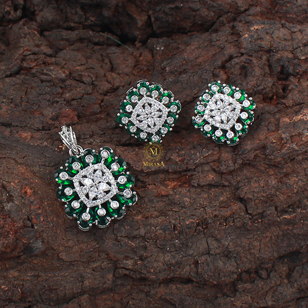 Layla Emerald Green Designer Pendant Set