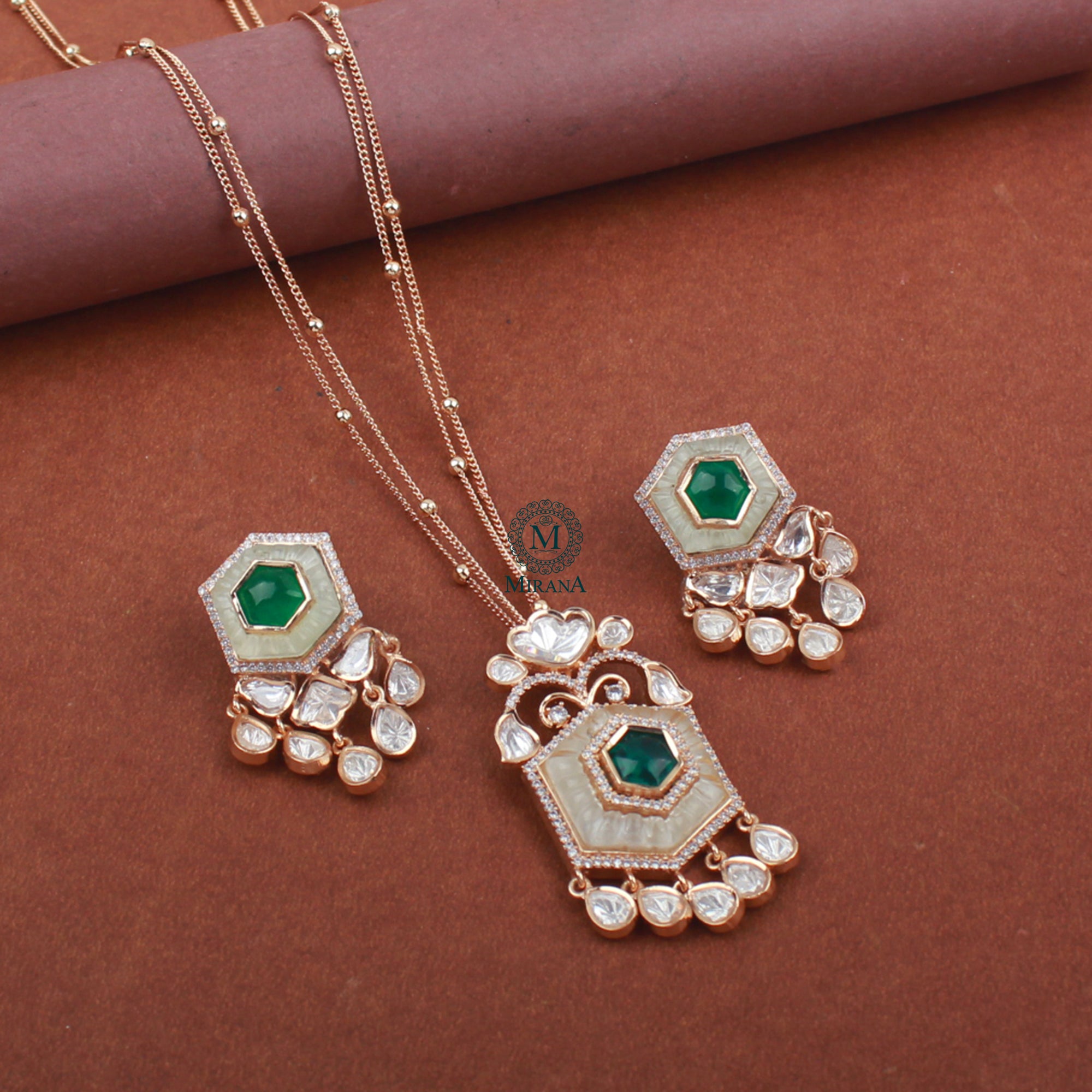 Vandi MOP Polki Designer Pendant Set