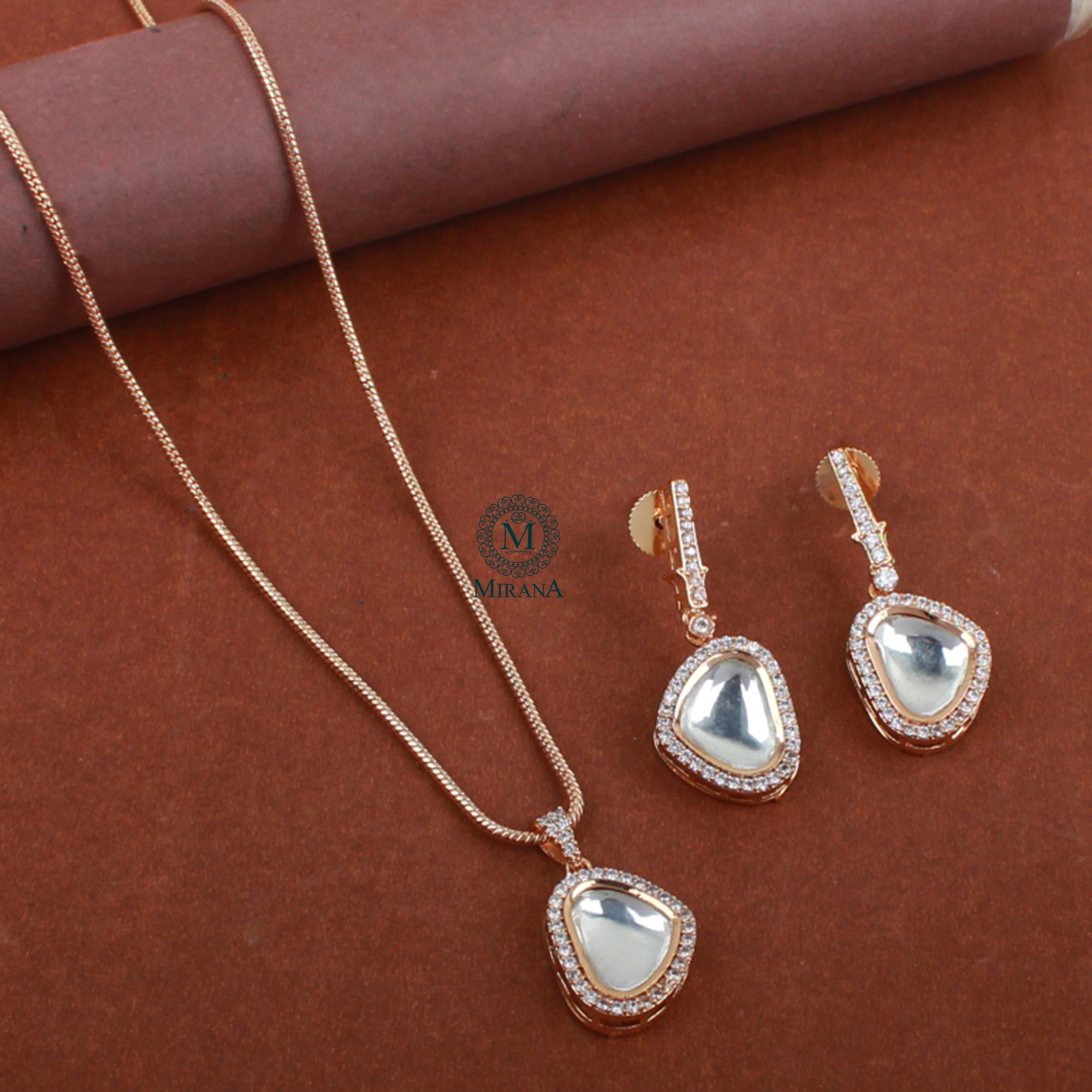 Kamini Polki Designer Pendant Set