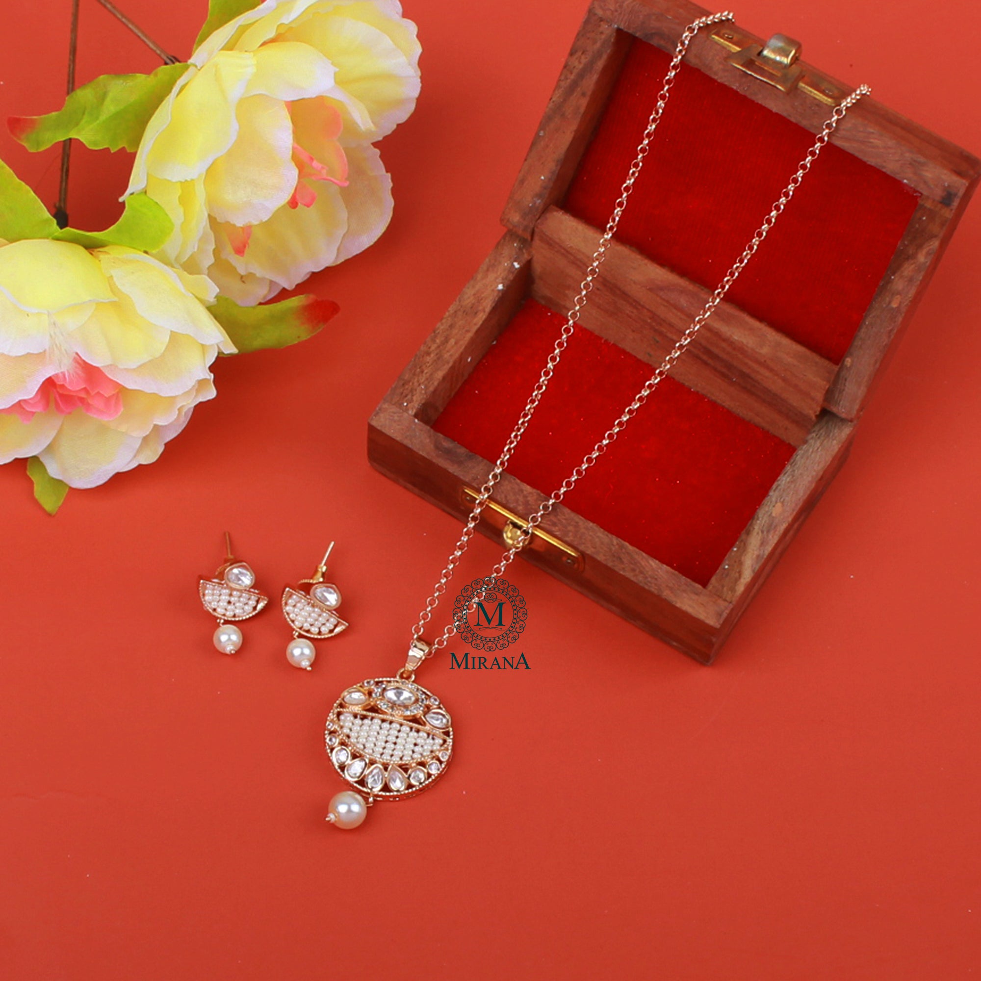Aarushi Pearl Polki Designer Pendant Set