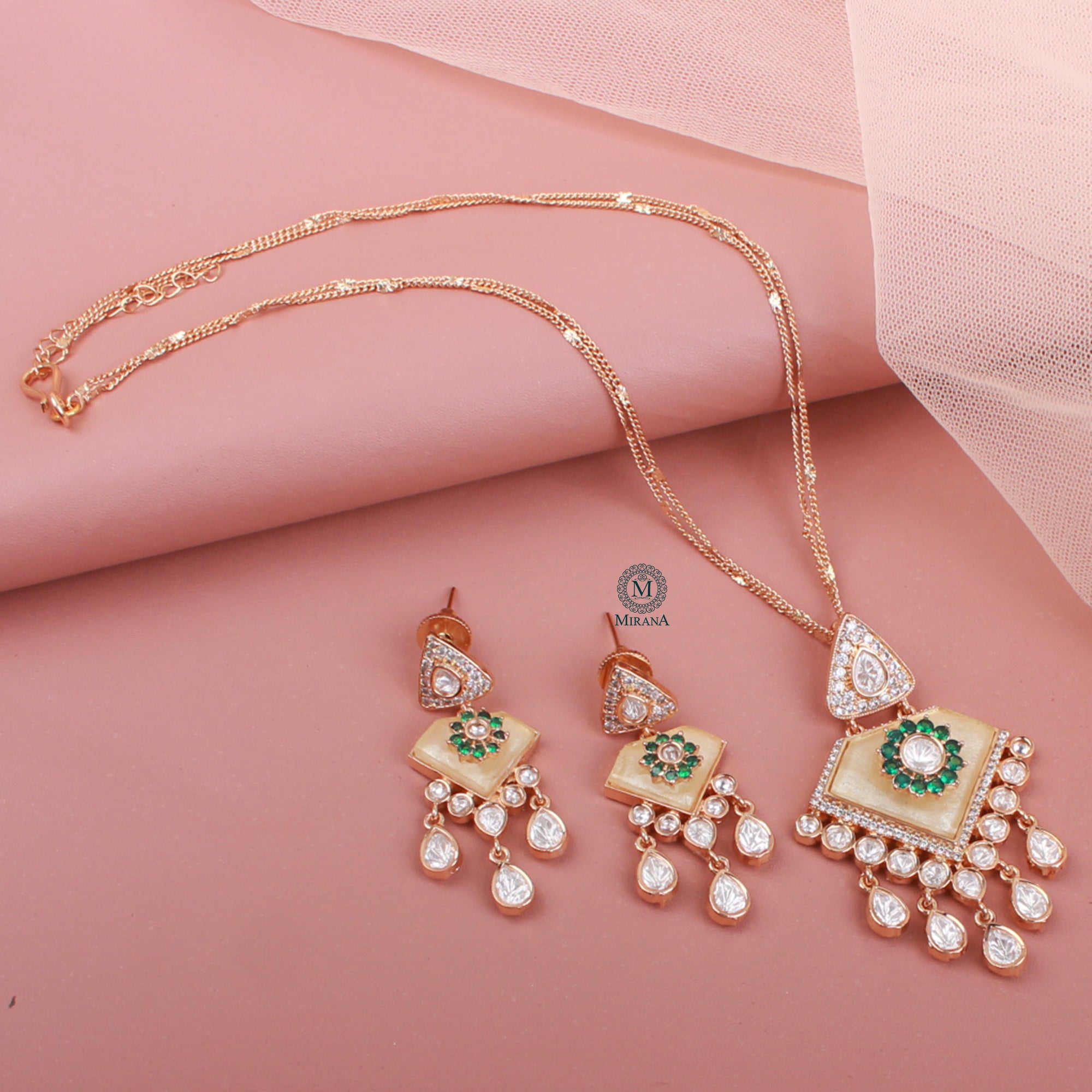 Jaina MOP Polki Pendant Set