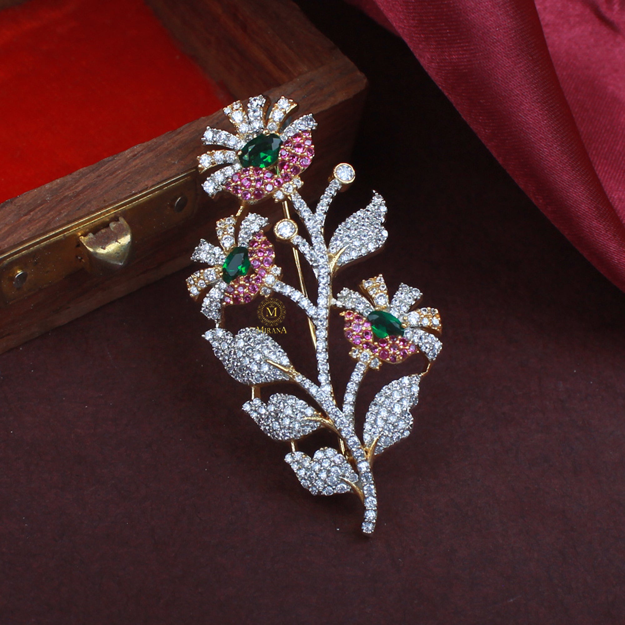 Kritik CZ Designer Brooch