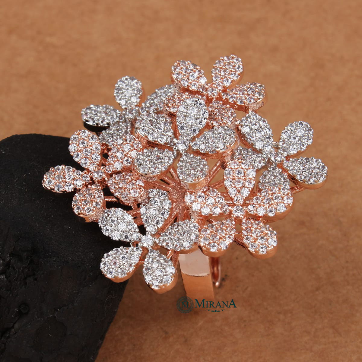 MJRG21R061-1-Bunch-Of-Flower-Ring-Rose-Gold-Look-4.jpg
