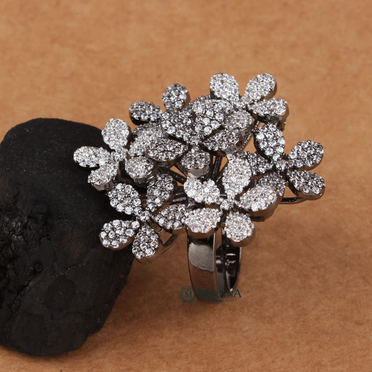 MJRG21R061-3-Bunch-Of-Flower-Ring-Black-Look-1.jpg