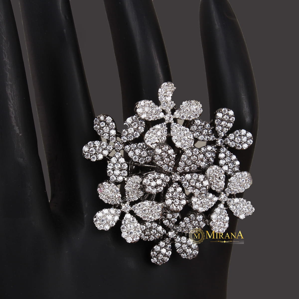 MJRG21R061-3-Bunch-Of-Flower-Ring-Black-Look-2.jpg