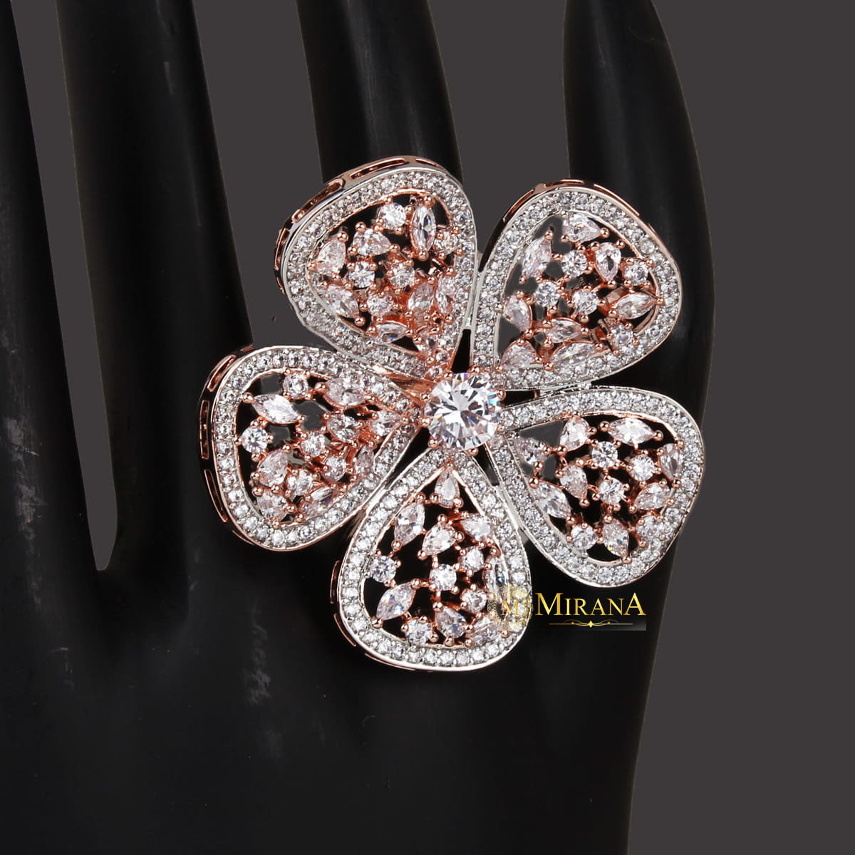 MJRG21R064-1-Exclusive-Flower-Ring-Rose-Gold-Look-4.jpg