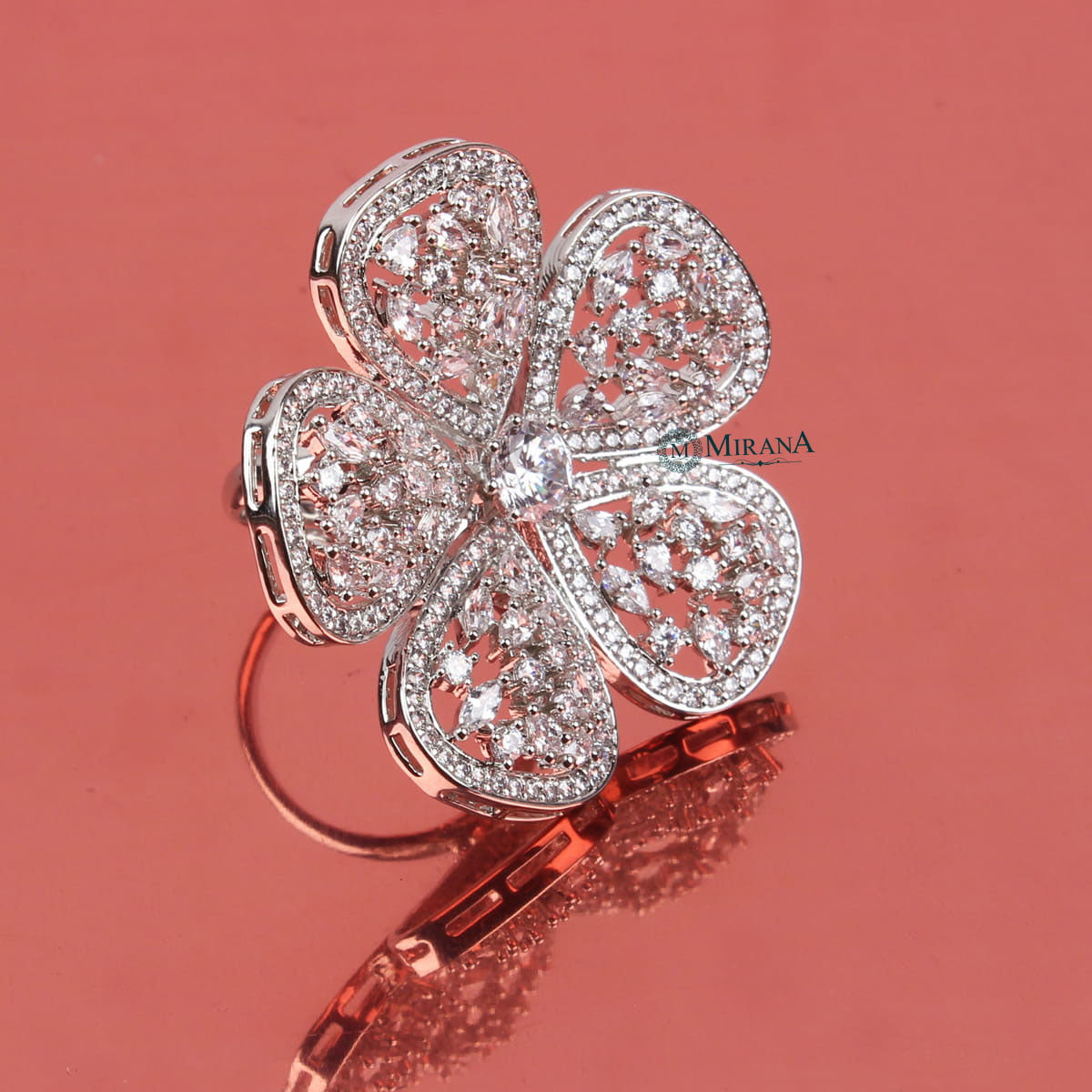 MJRG21R064-2-Exclusive-Flower-Ring-Silver-Look-1.jpg