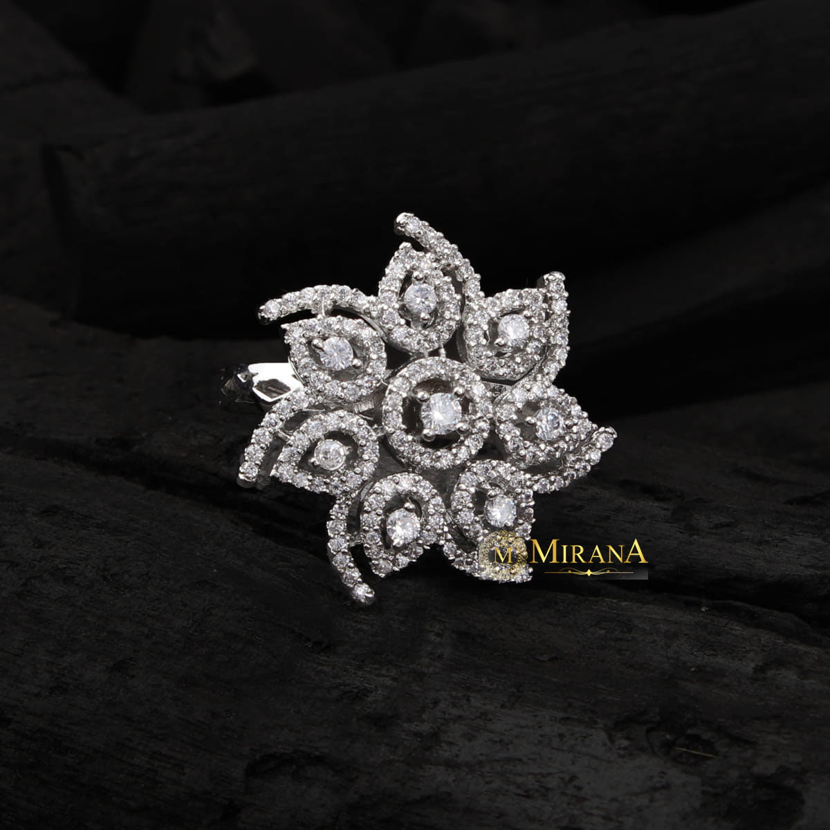 MJRG21R096-2-Ellery-Flower-Ring-Silver-Look-7.jpg