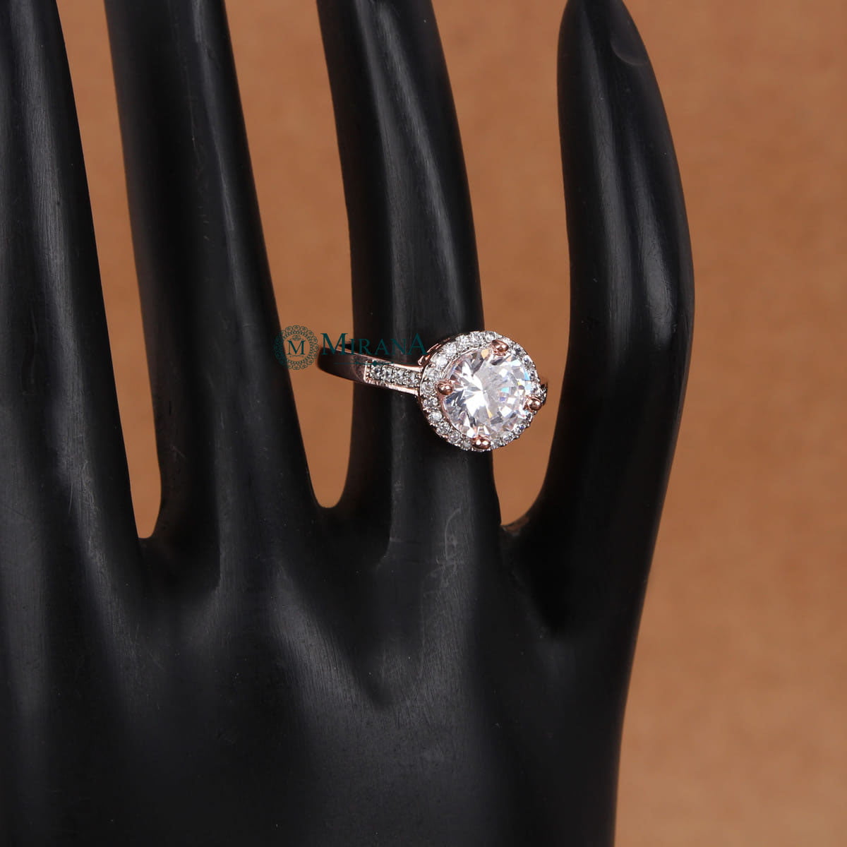 Cluster Solitaire Round Ring